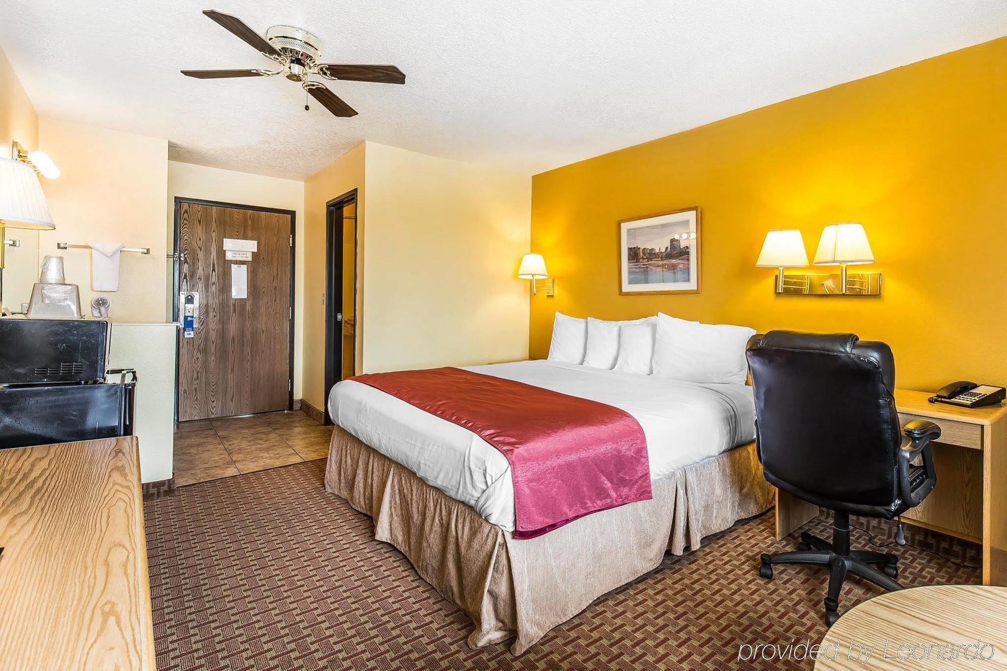 Rodeway Inn & Suites Monticello Ngoại thất bức ảnh